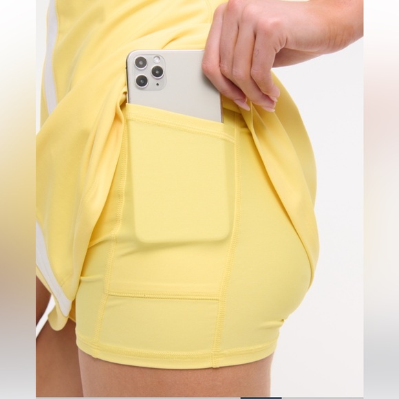 Abercrombie & Fitch YPB sculptLUX V-Neck Mini
Dress - Picture 6 of 9